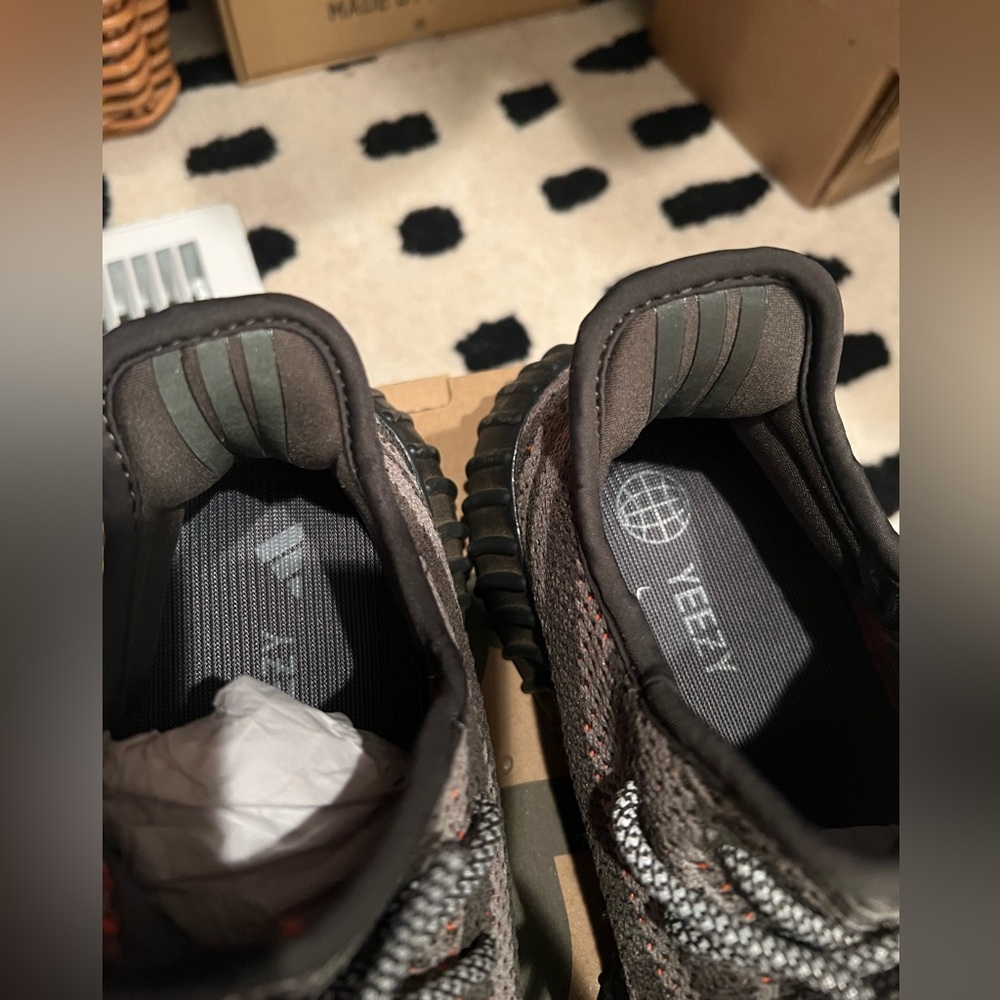 Yeezy Boost 350 V2 carbon beluga shoes excellent authentic with box size 7 - Picture 4 of 7